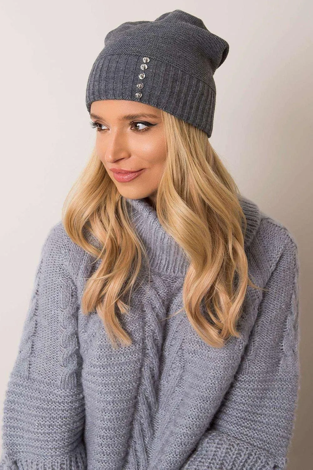 Chic Parisian Pearl-Embellished Knit Beanie - Stylish Winter Hat