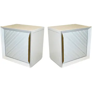 Frigerio 1970s Italian Pair of White Lacquered Wood Side Tables / Nightstands