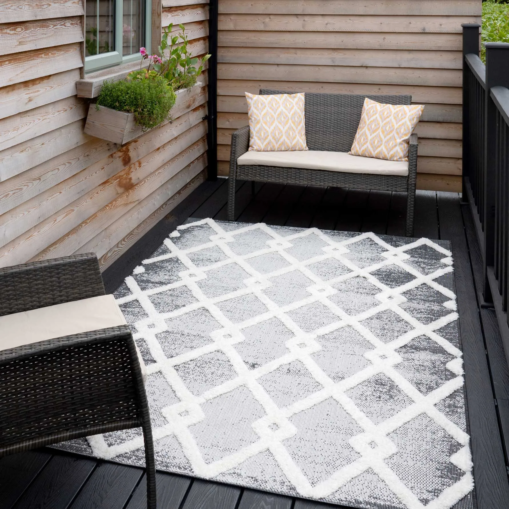 Grey Textured Trellis Indoor Outdoor Rug - Fretwork