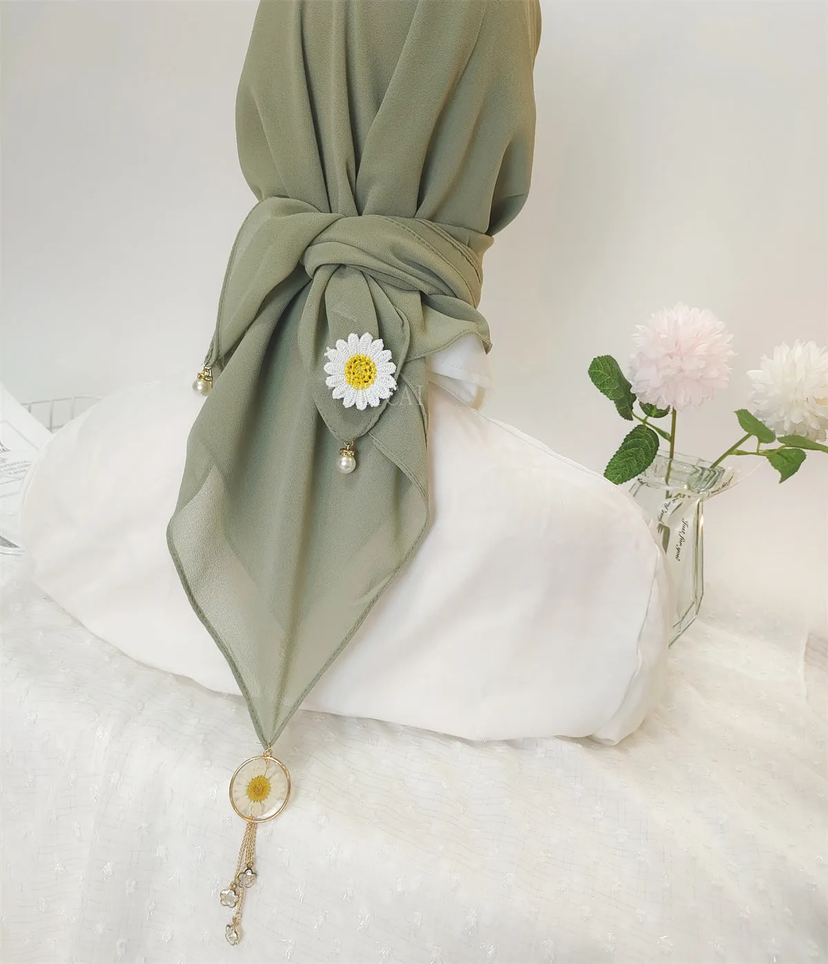 W-0036 90*90  plain pearl chiffon small daisy kerchief hijab scarf